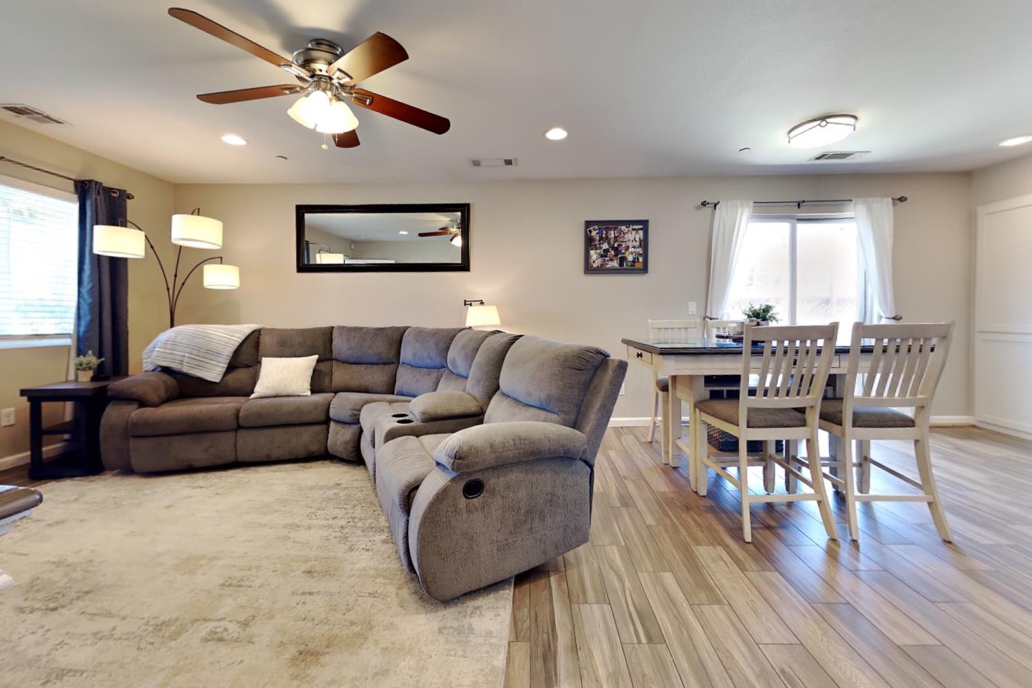 528 D St, Waterford, CA 95386