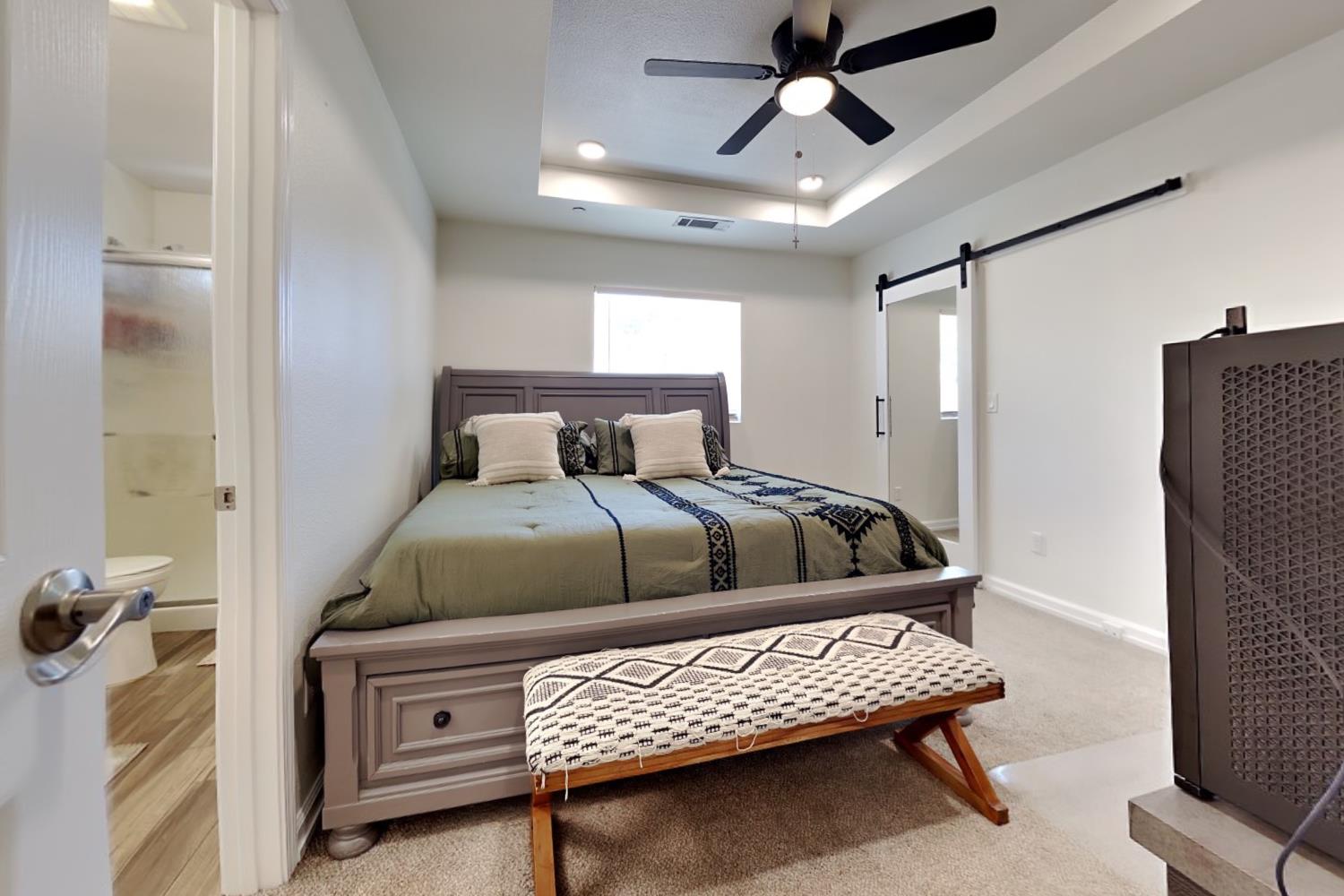 528 D St, Waterford, CA 95386
