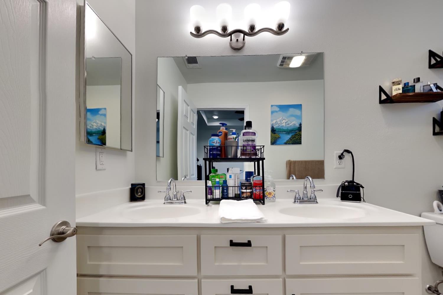 528 D St, Waterford, CA 95386