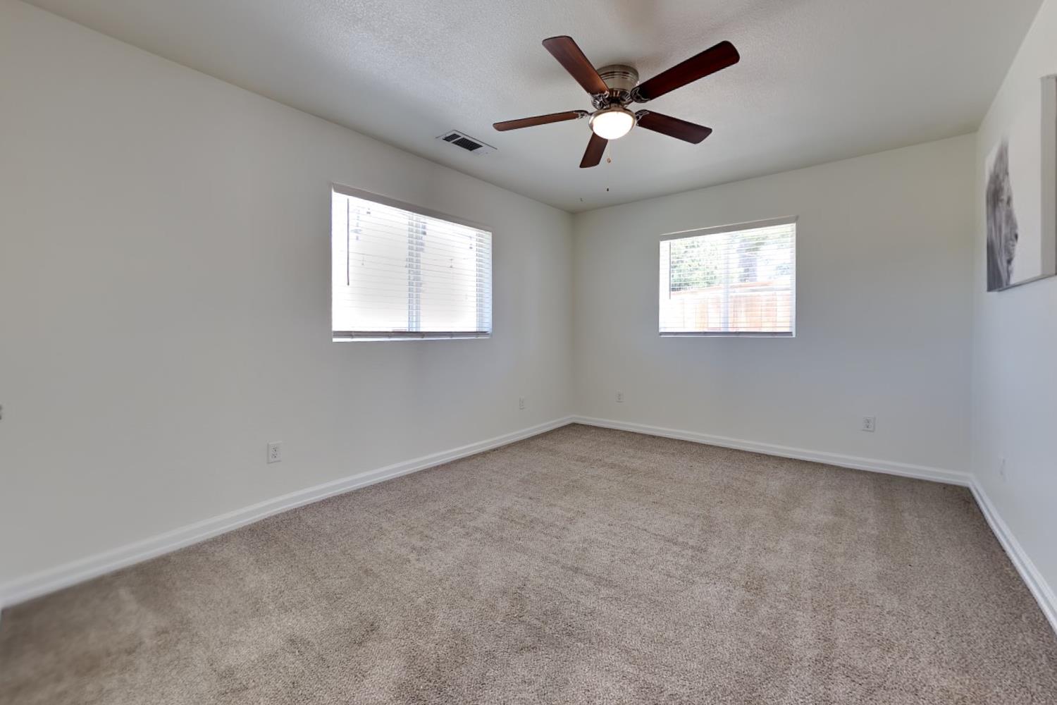 528 D St, Waterford, CA 95386