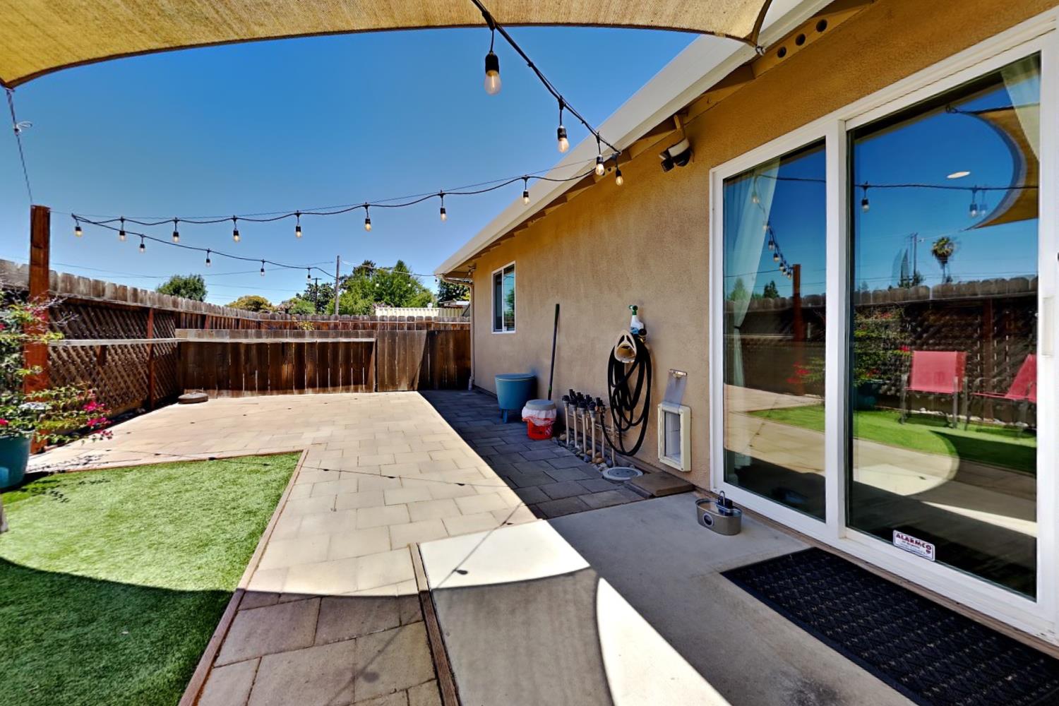 528 D St, Waterford, CA 95386