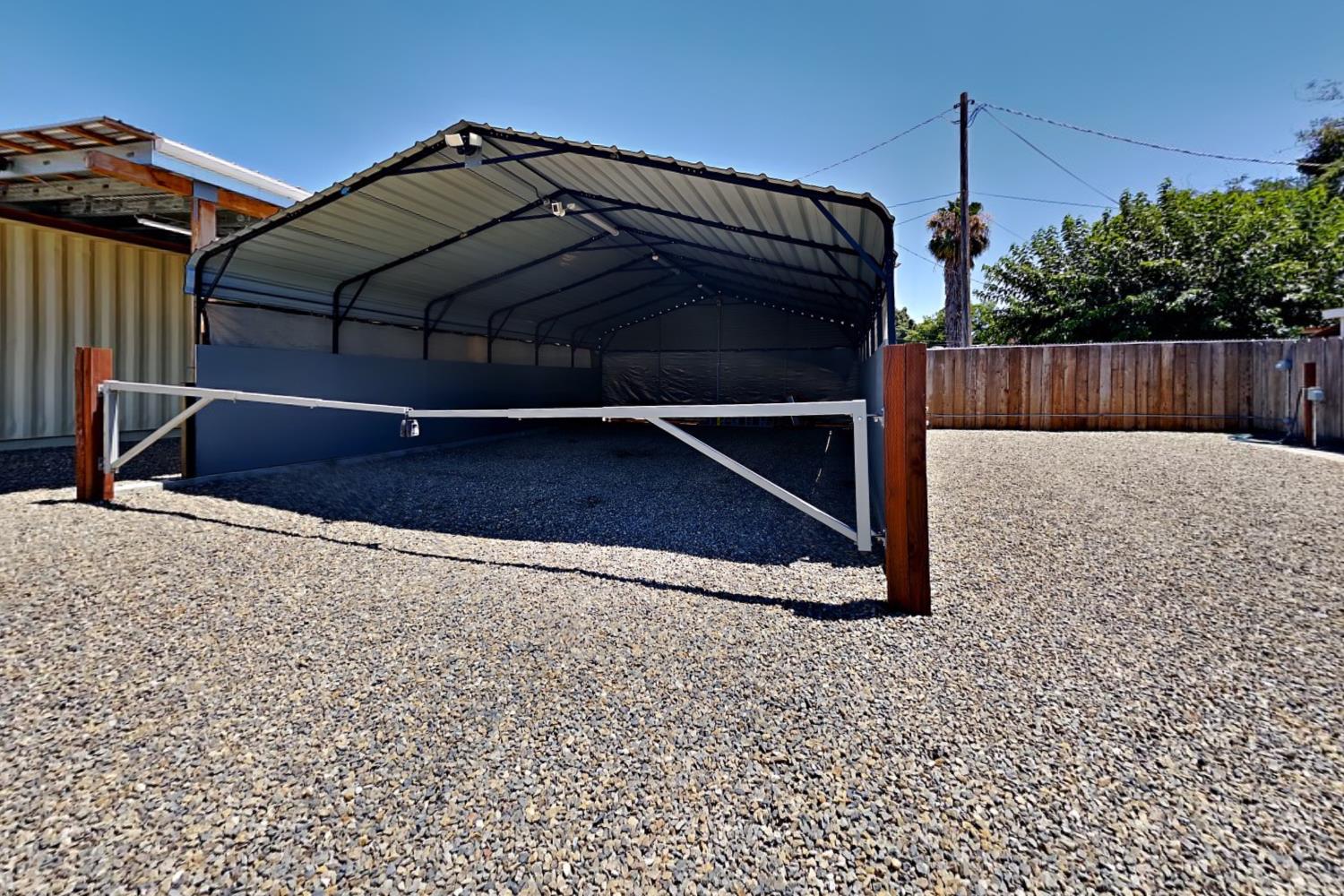 528 D St, Waterford, CA 95386
