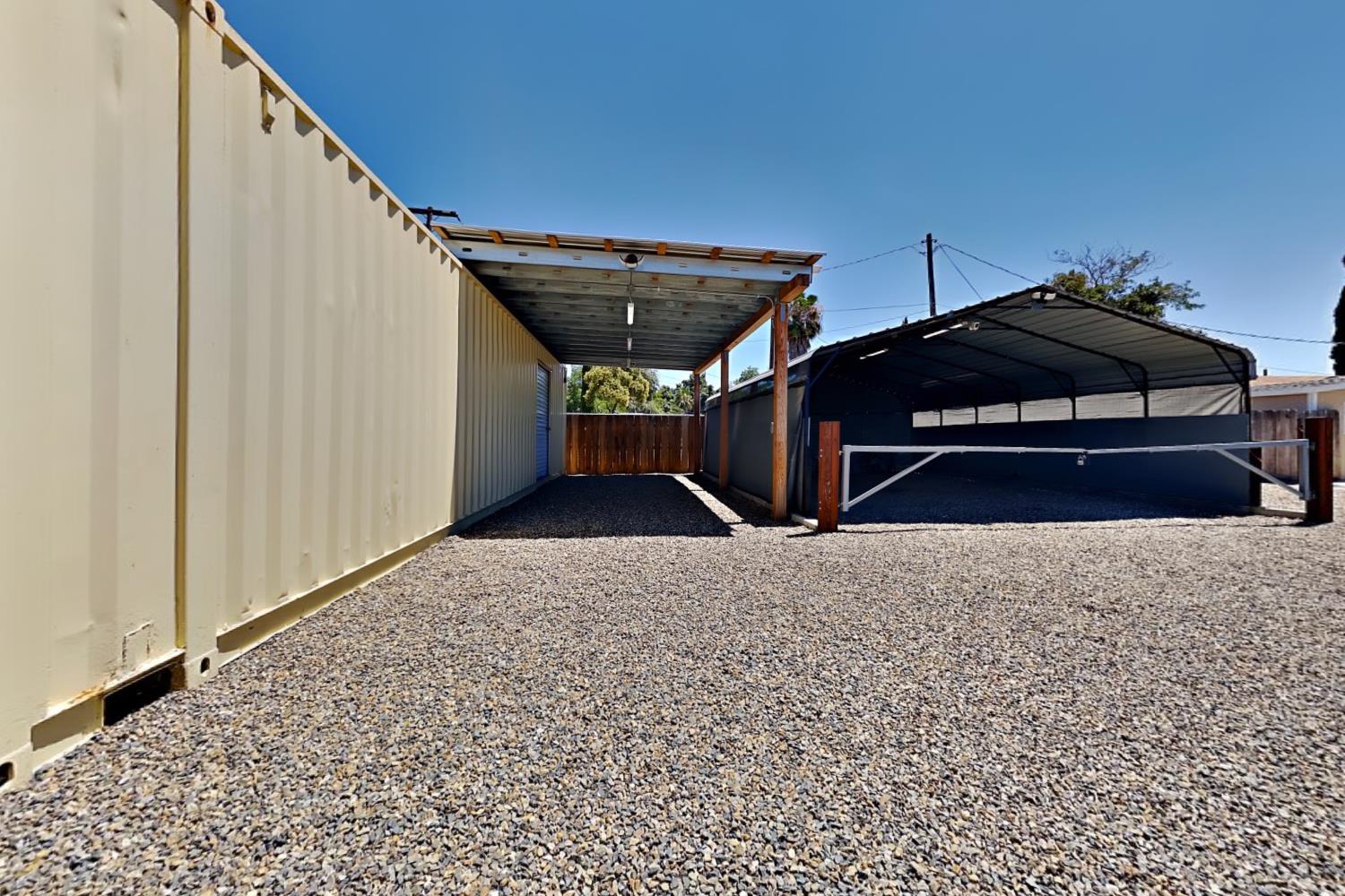 528 D St, Waterford, CA 95386