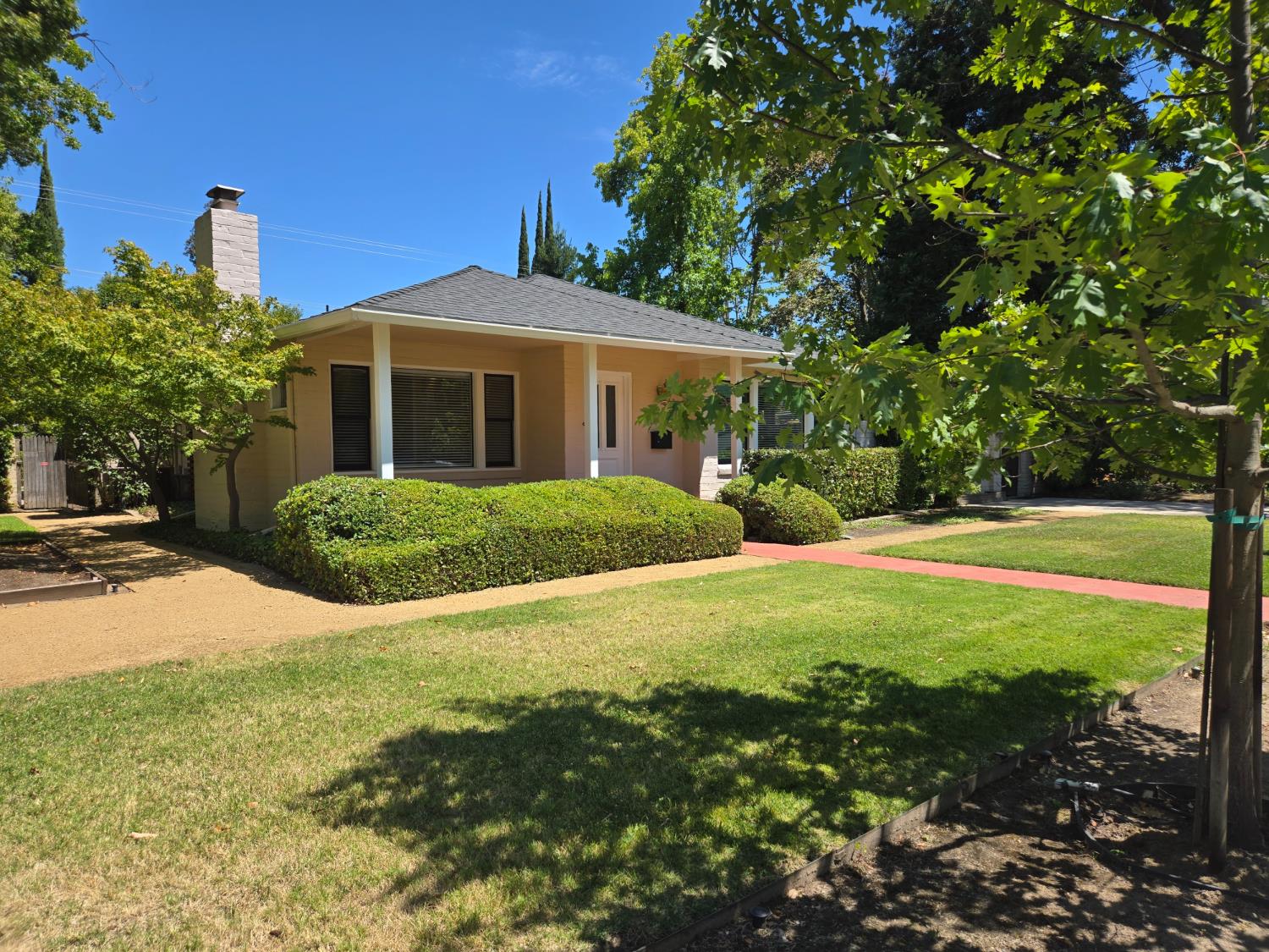 1020 Sycamore Ave, Modesto, CA 95350