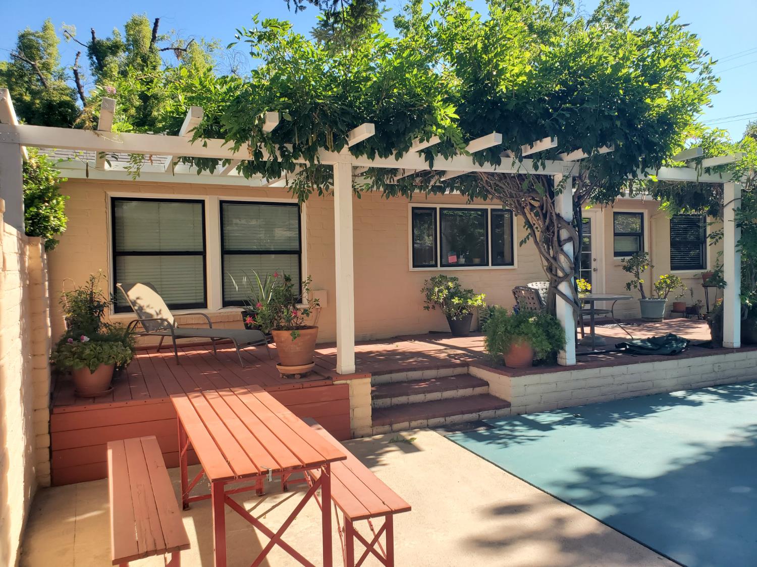 1020 Sycamore Ave, Modesto, CA 95350