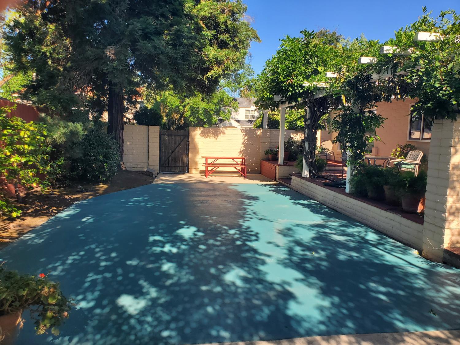 1020 Sycamore Ave, Modesto, CA 95350