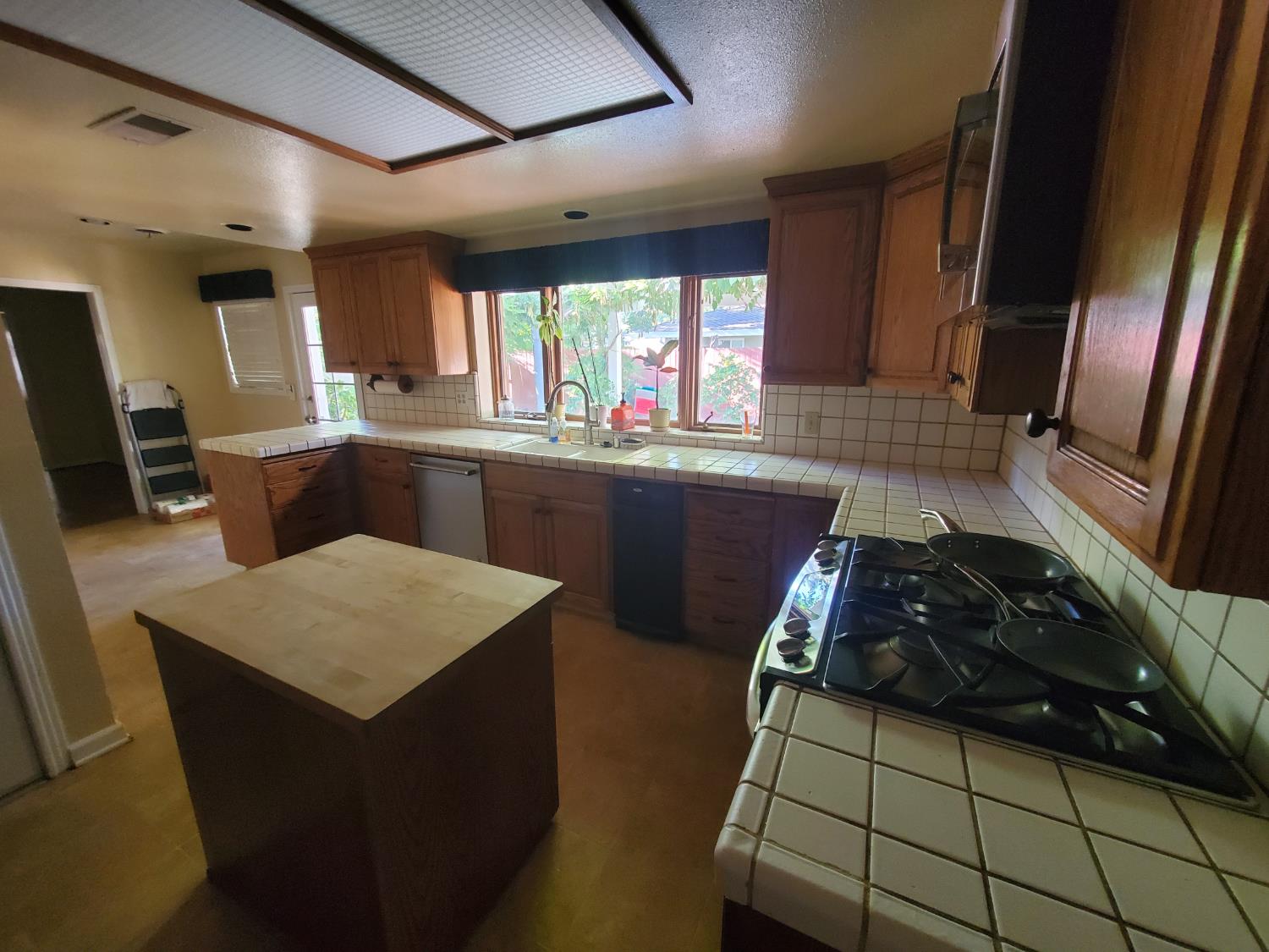 1020 Sycamore Ave, Modesto, CA 95350