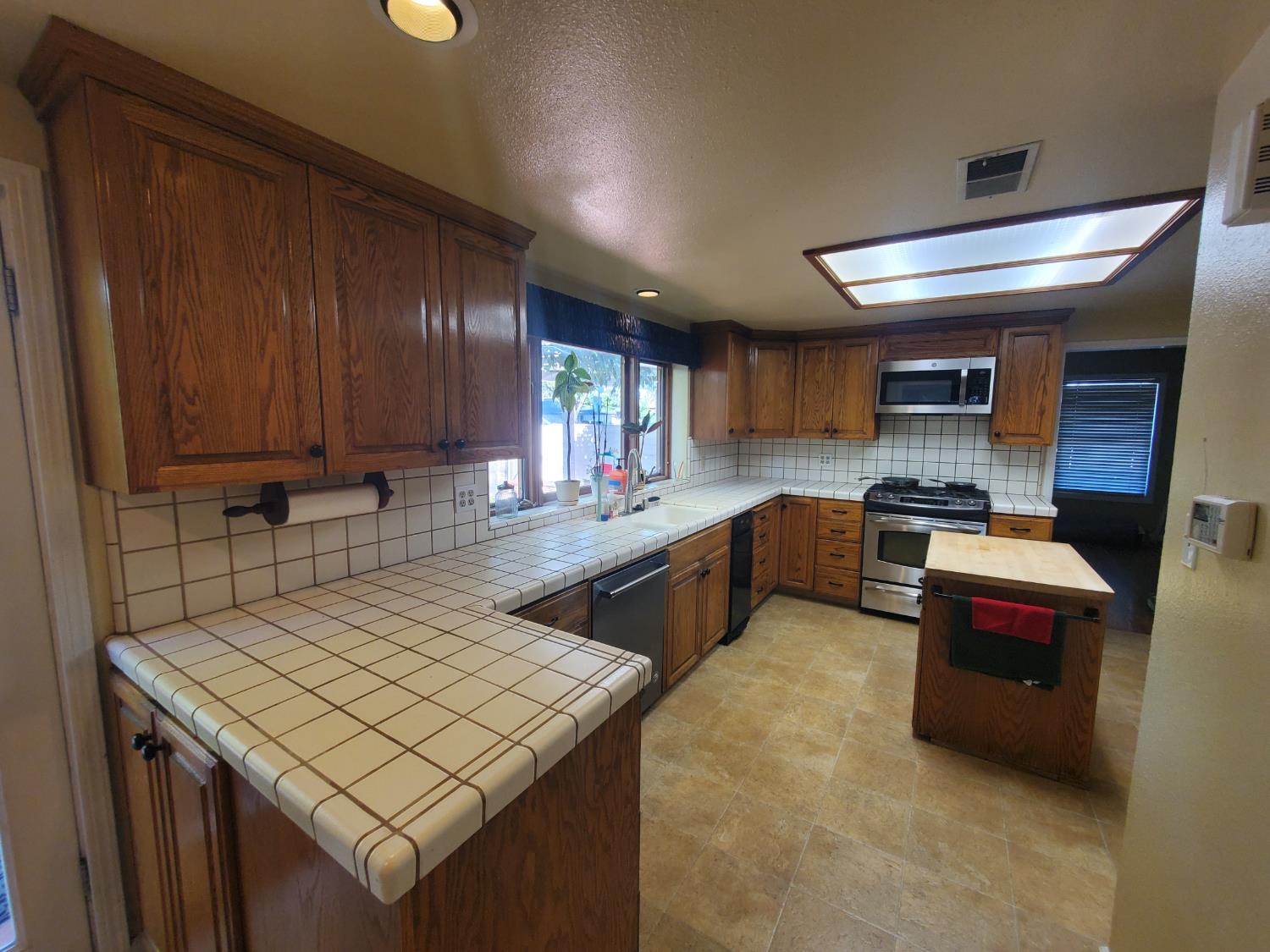 1020 Sycamore Ave, Modesto, CA 95350