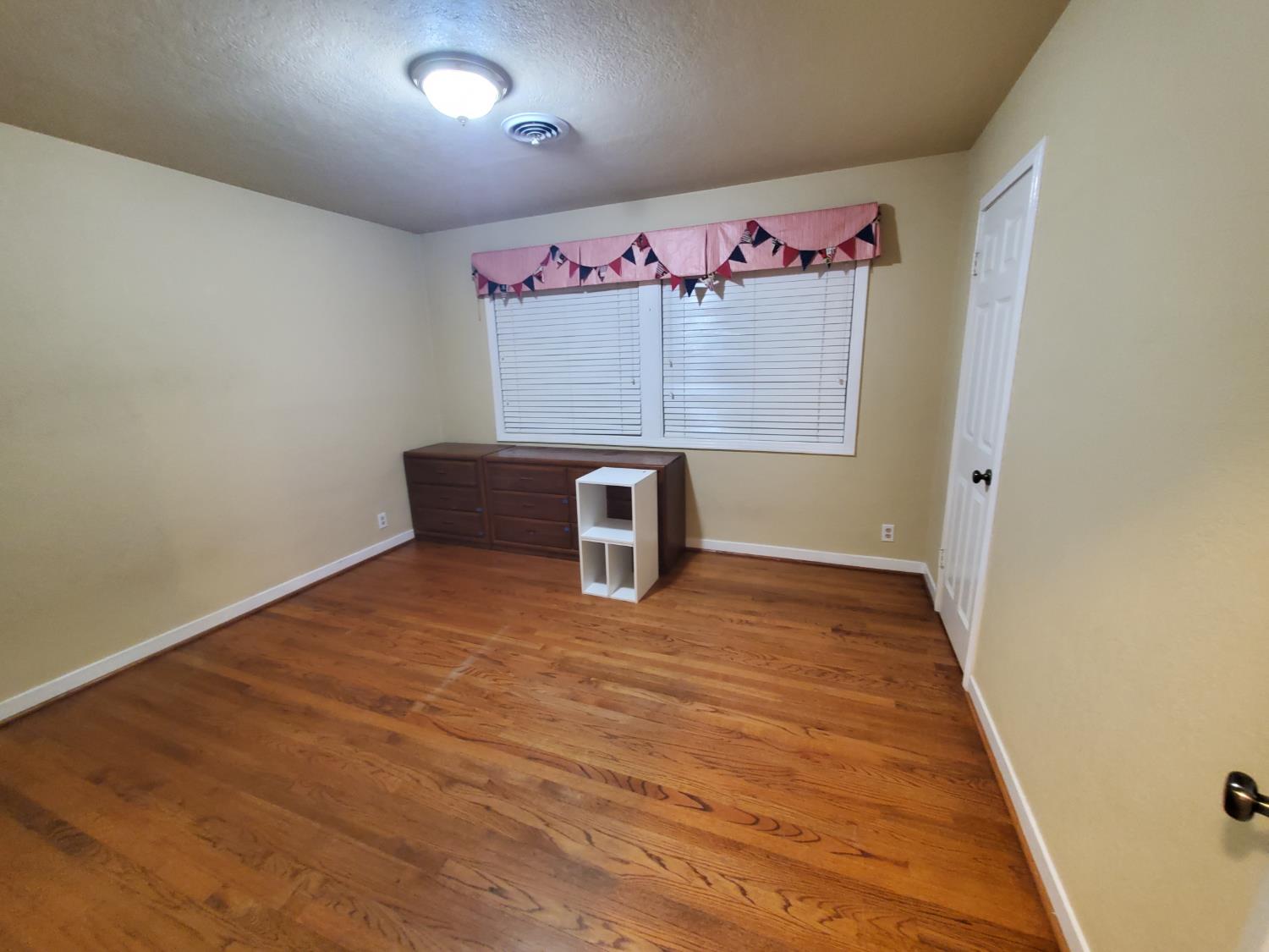 1020 Sycamore Ave, Modesto, CA 95350