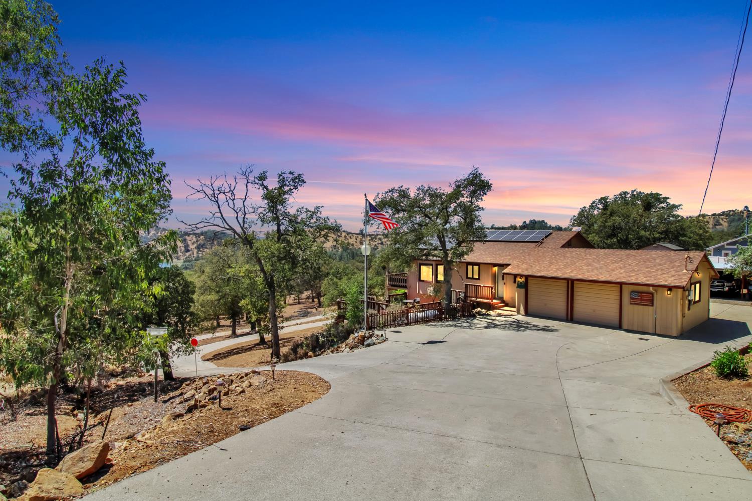5270 Arbolada Dr, La Grange, CA 95329