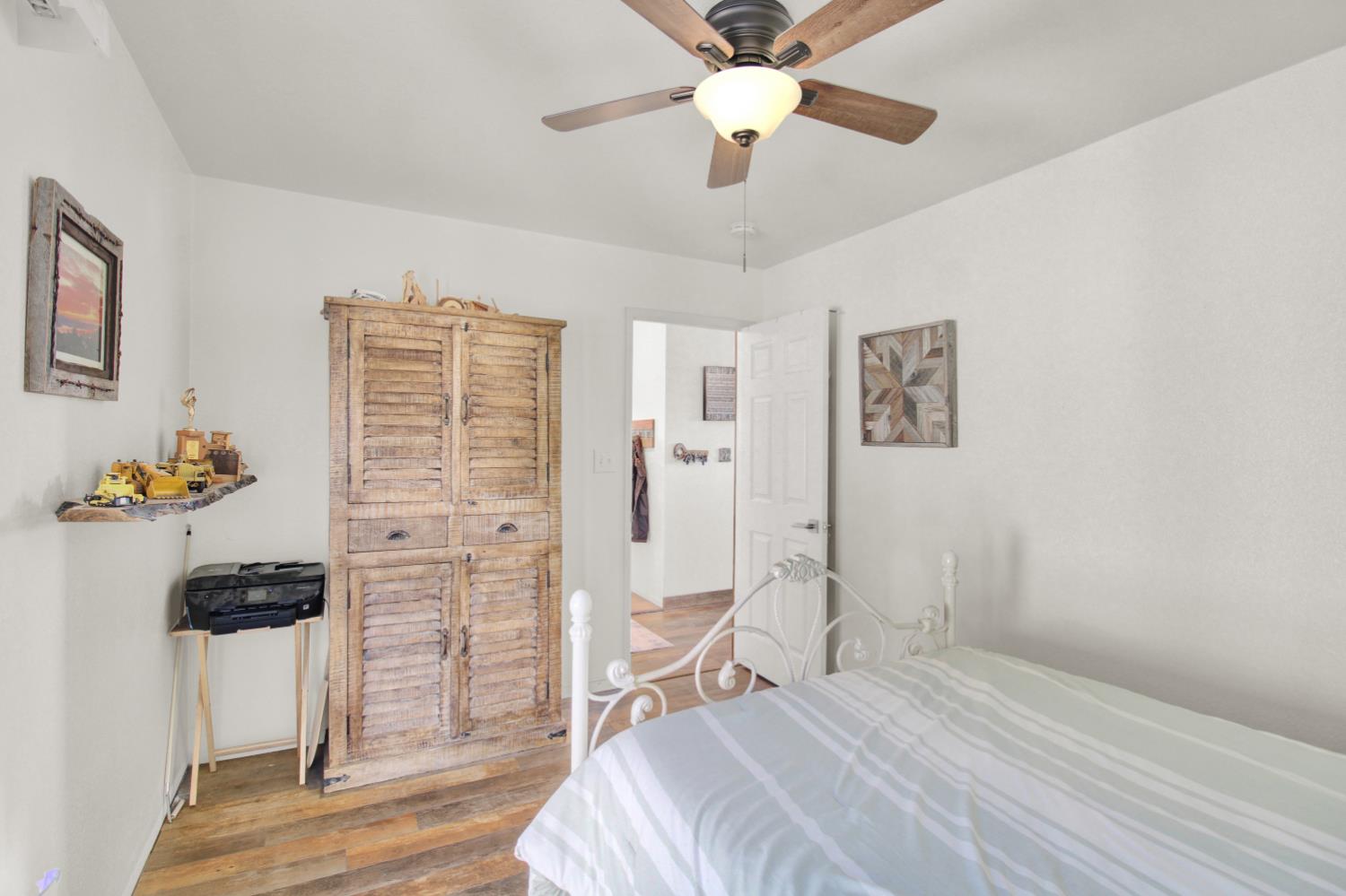 5270 Arbolada Dr, La Grange, CA 95329