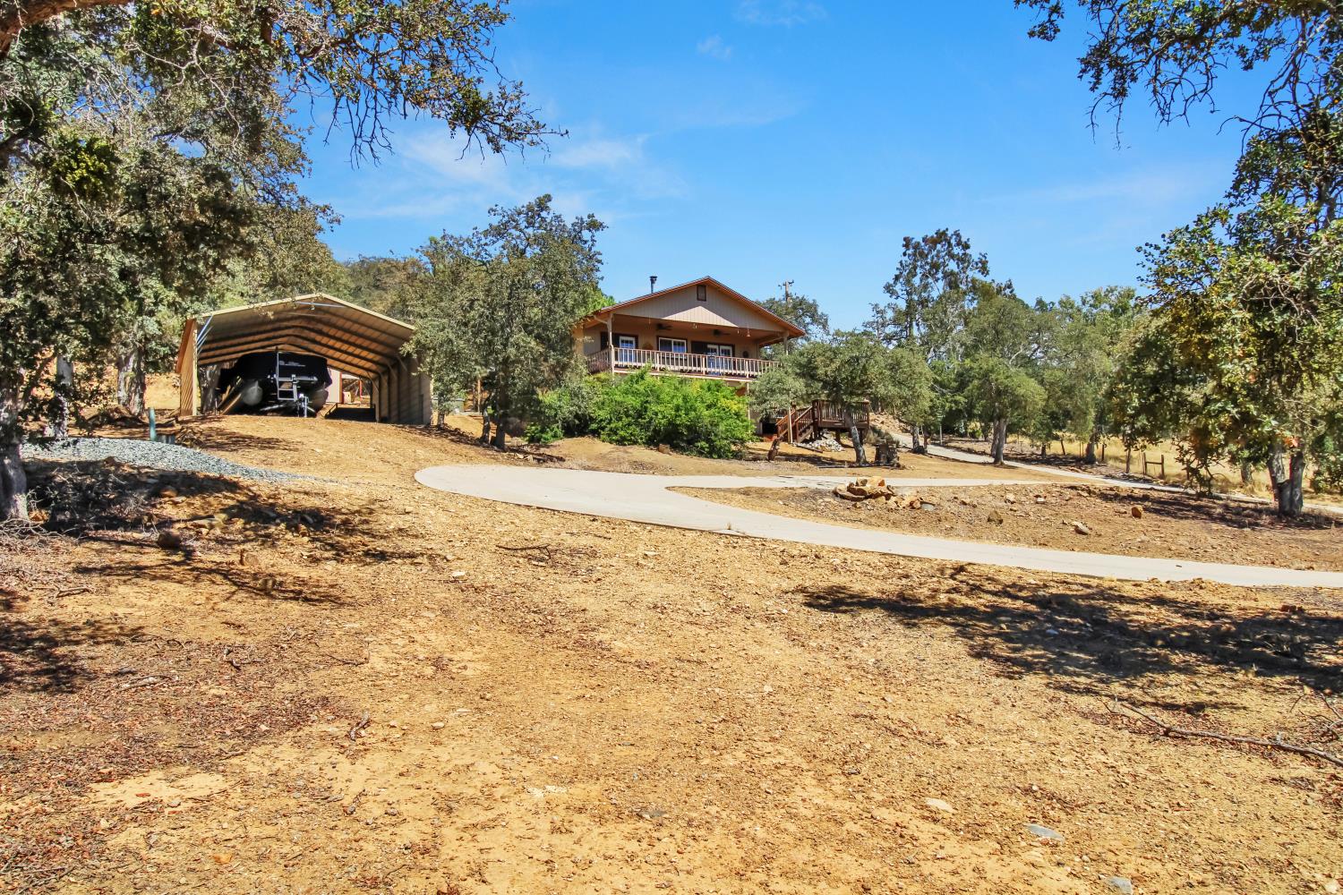 5270 Arbolada Dr, La Grange, CA 95329