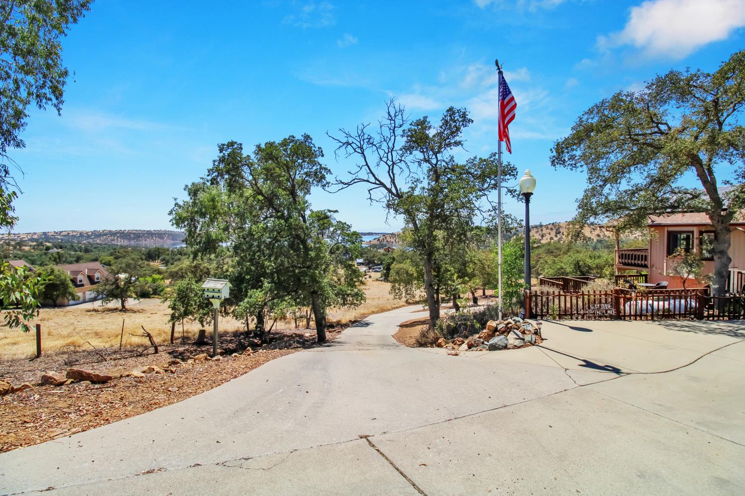 5270 Arbolada Dr, La Grange, CA 95329