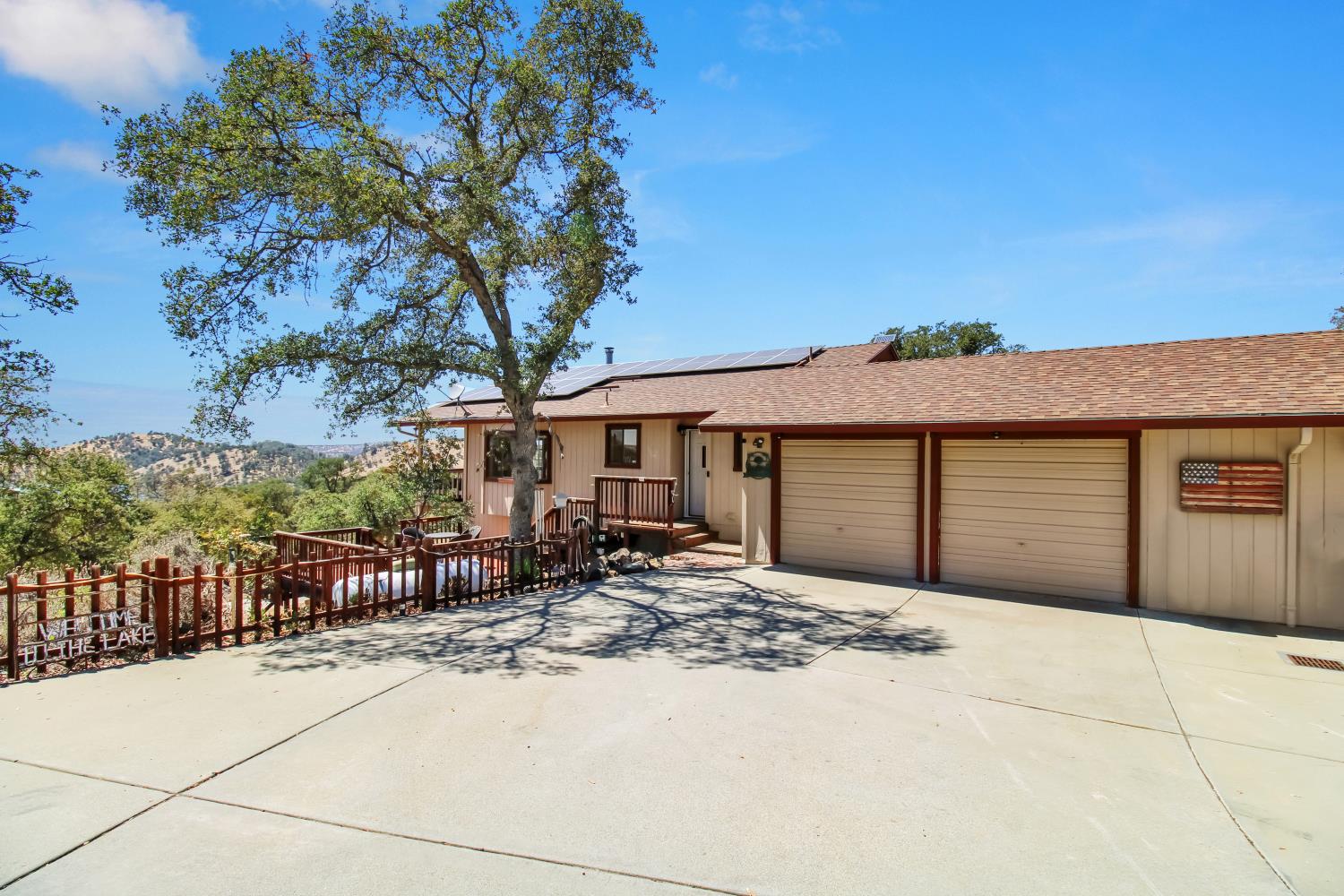 5270 Arbolada Dr, La Grange, CA 95329
