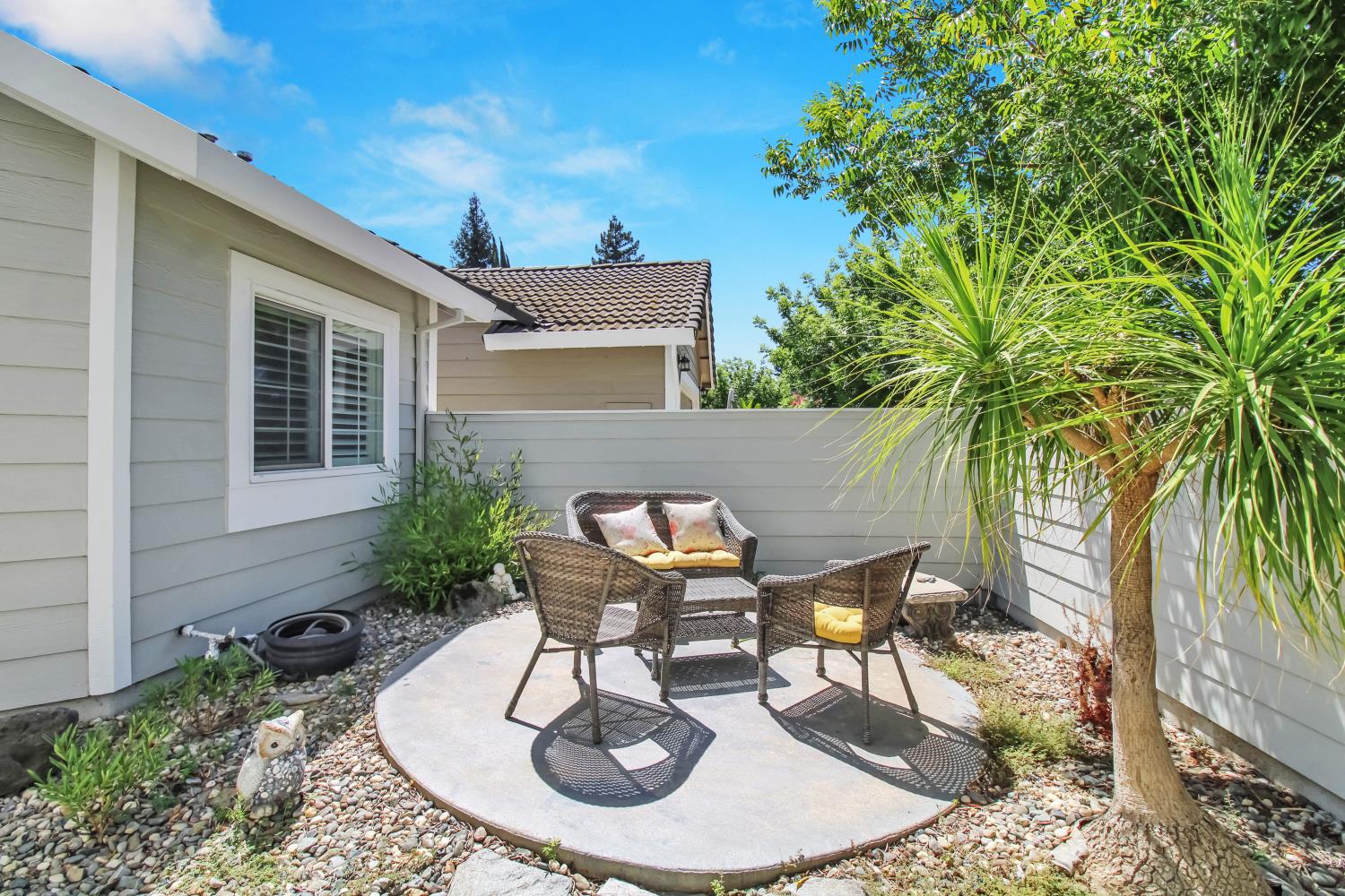 2340 St Lawrence Ln, Modesto, CA 95356