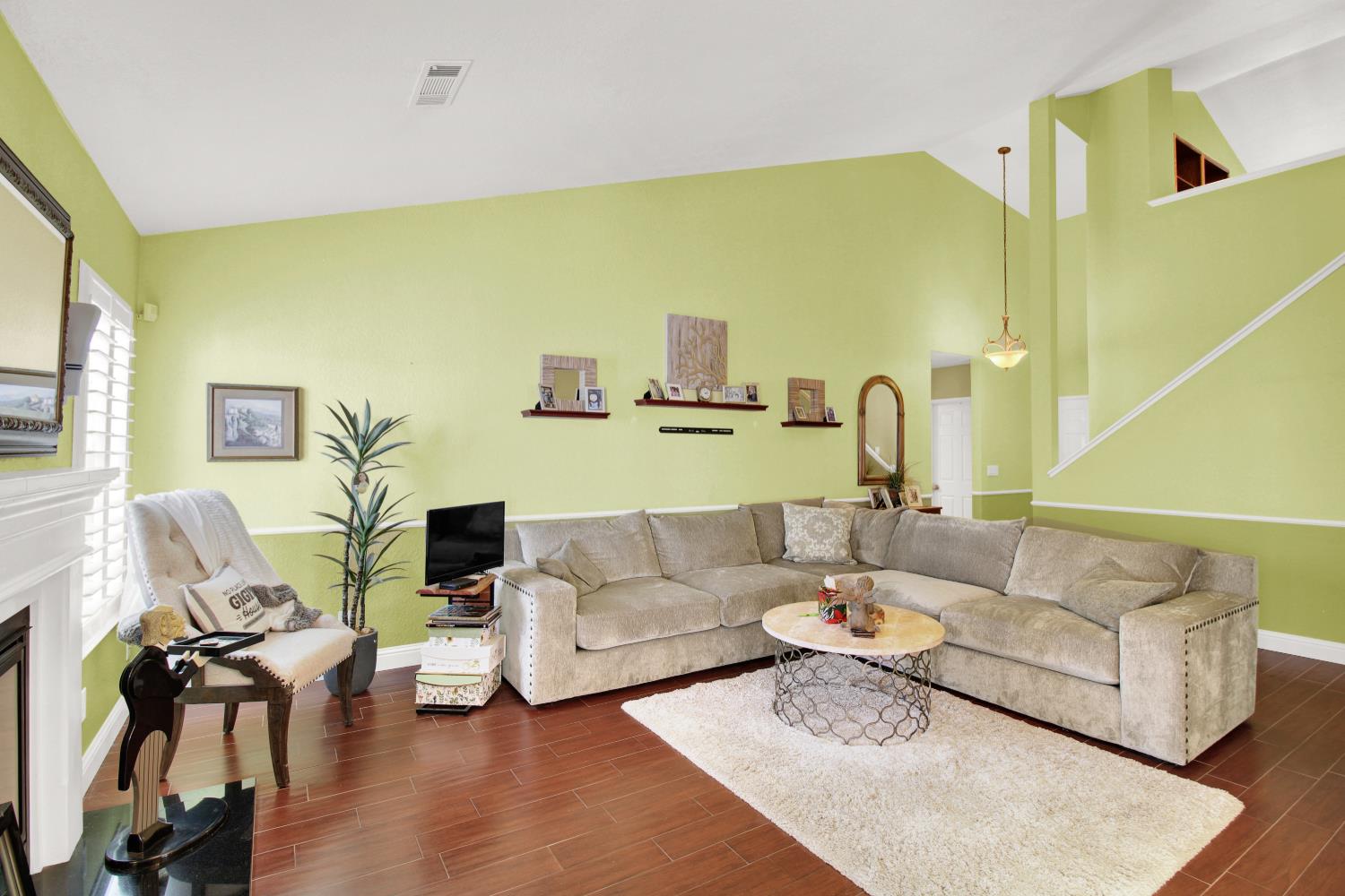2340 St Lawrence Ln, Modesto, CA 95356