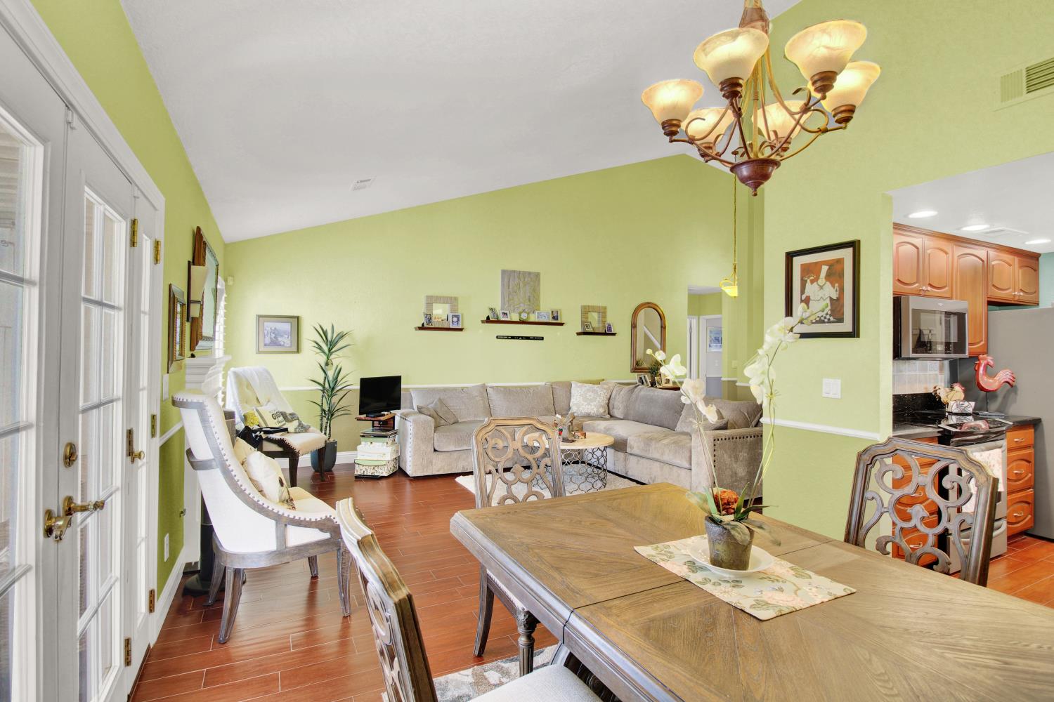 2340 St Lawrence Ln, Modesto, CA 95356