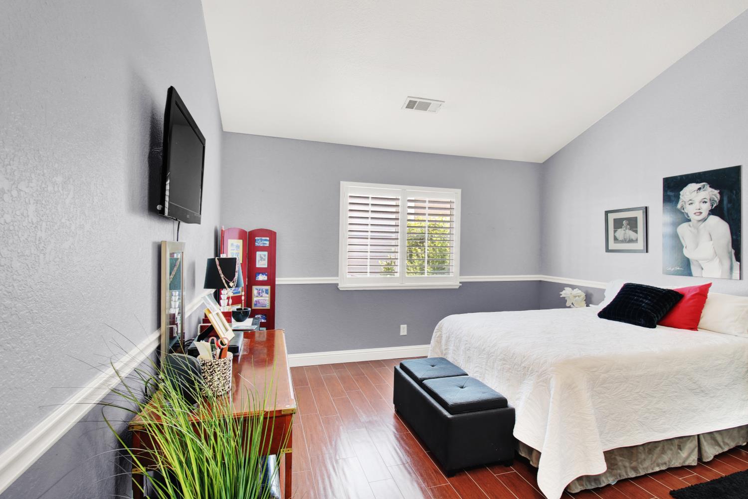 2340 St Lawrence Ln, Modesto, CA 95356