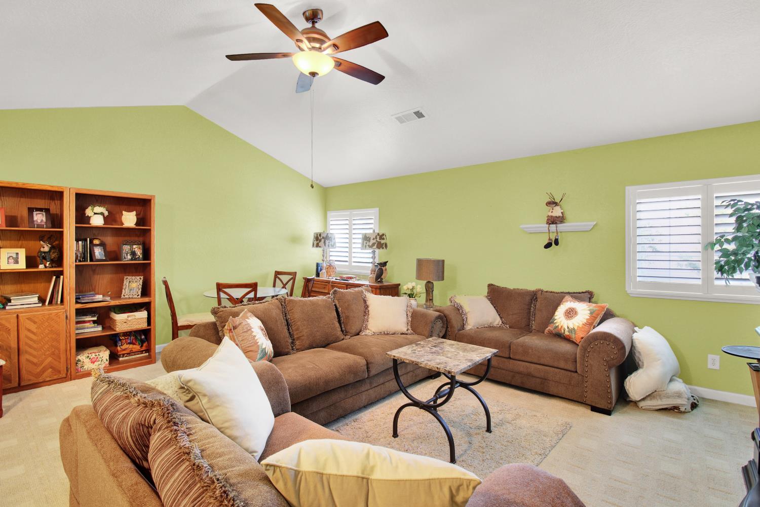 2340 St Lawrence Ln, Modesto, CA 95356