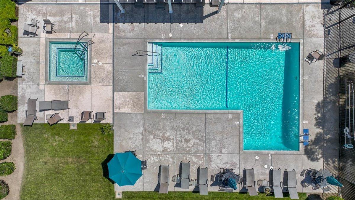 2340 St Lawrence Ln, Modesto, CA 95356