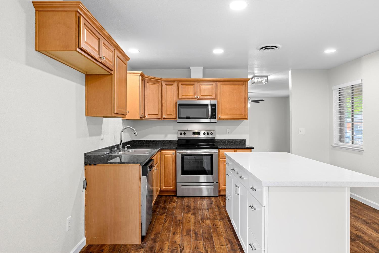 4021 Creamery Way, Modesto, CA 95356