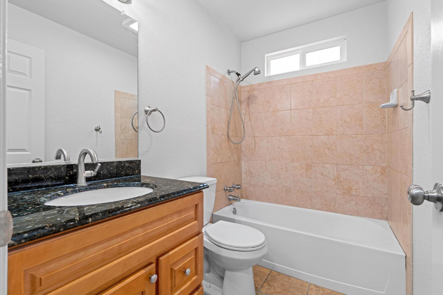 4021 Creamery Way, Modesto, CA 95356