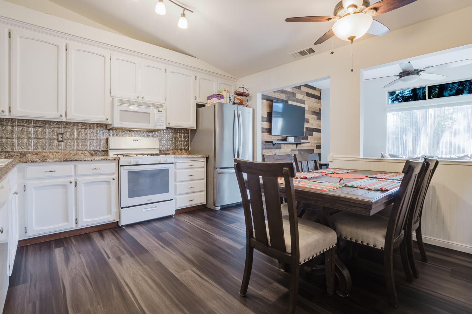 102 S Benicia St, Planada, CA 95365