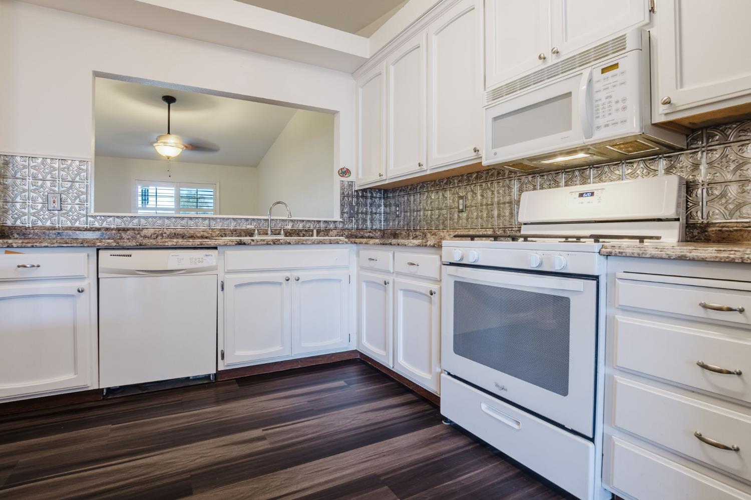 102 S Benicia St, Planada, CA 95365
