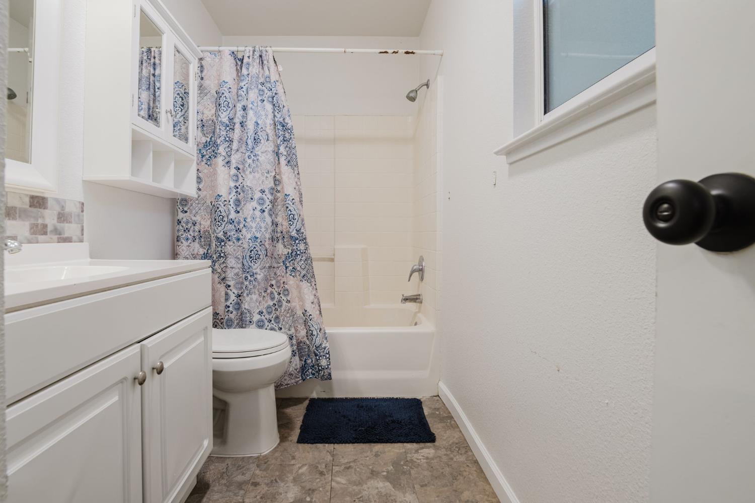 102 S Benicia St, Planada, CA 95365