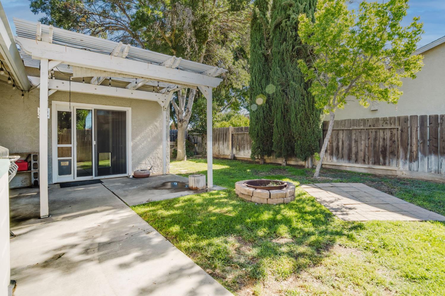 102 S Benicia St, Planada, CA 95365