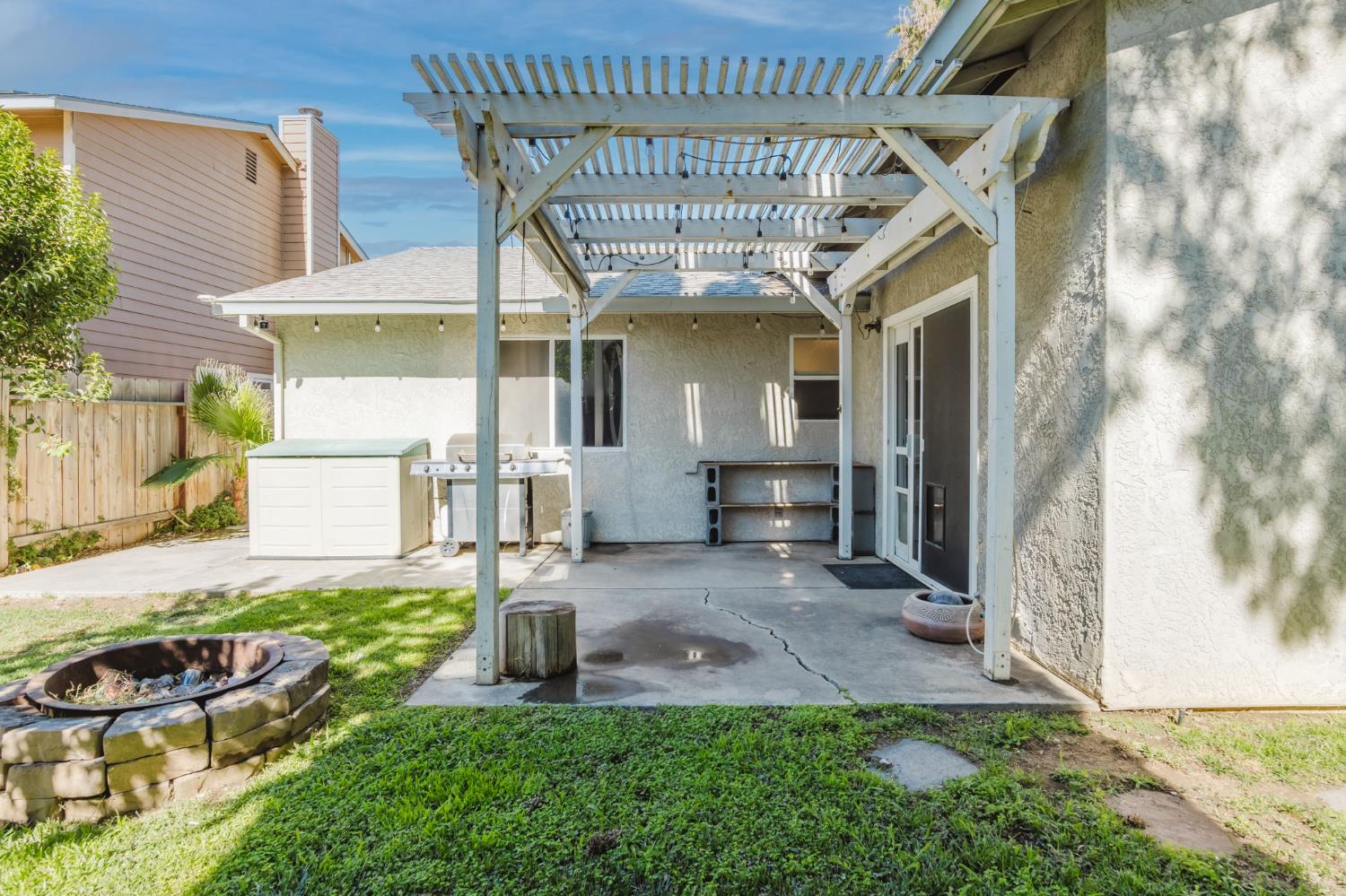 102 S Benicia St, Planada, CA 95365