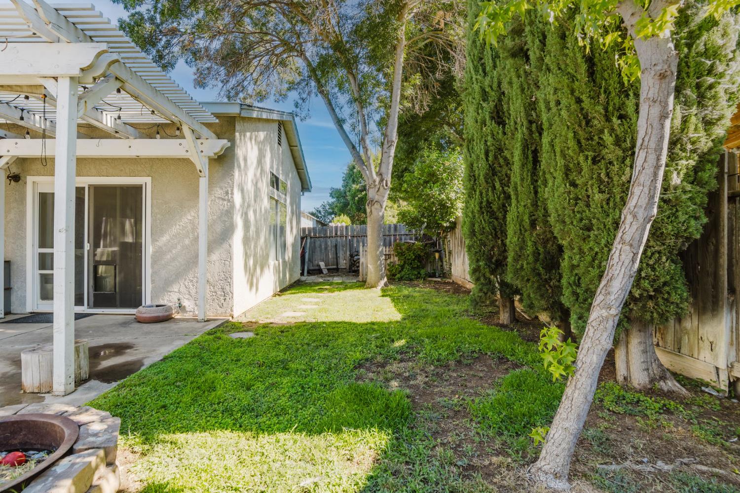 102 S Benicia St, Planada, CA 95365