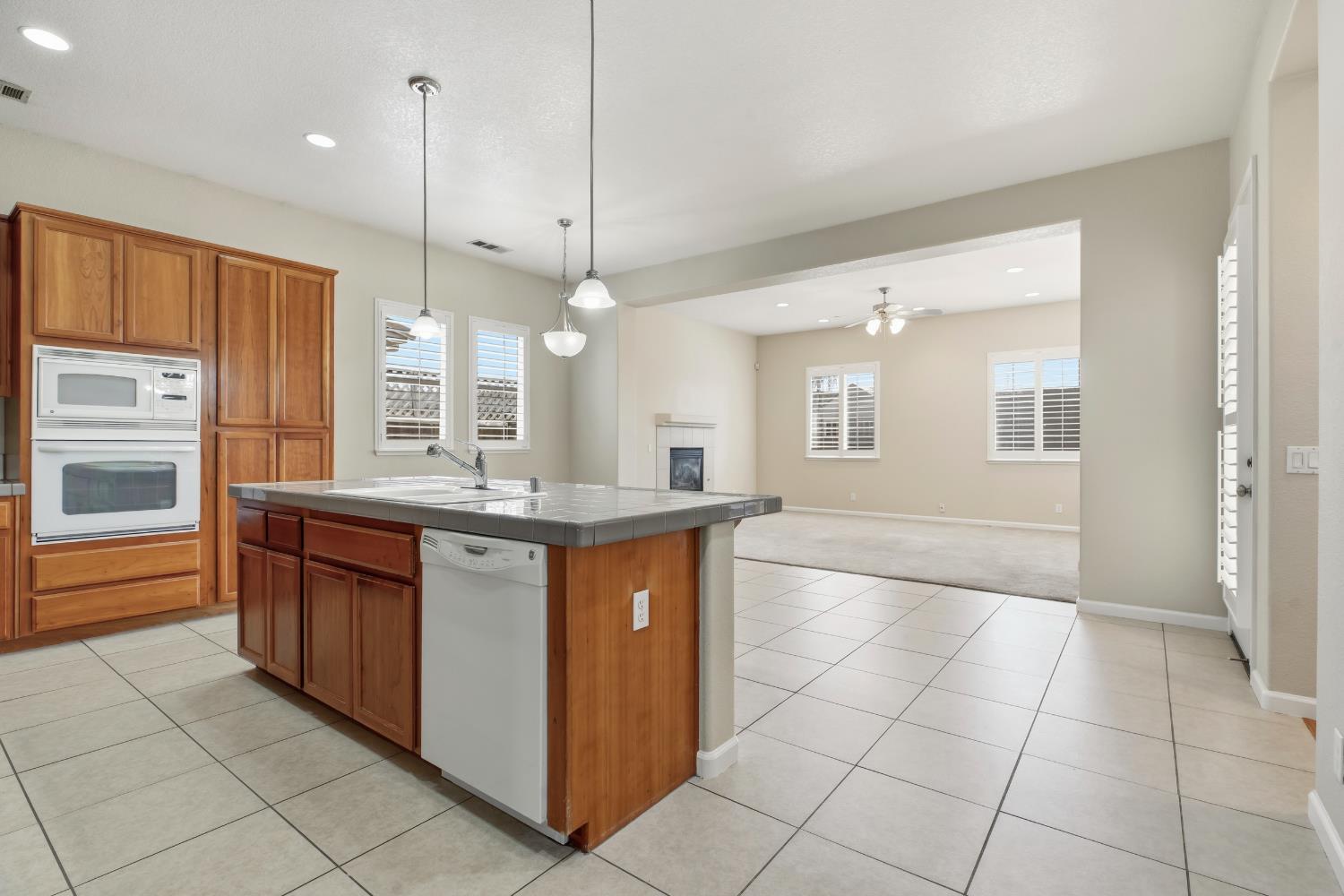 1701 Thomas Ct, Modesto, CA 95355