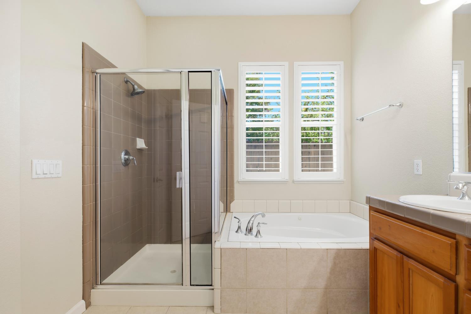 1701 Thomas Ct, Modesto, CA 95355