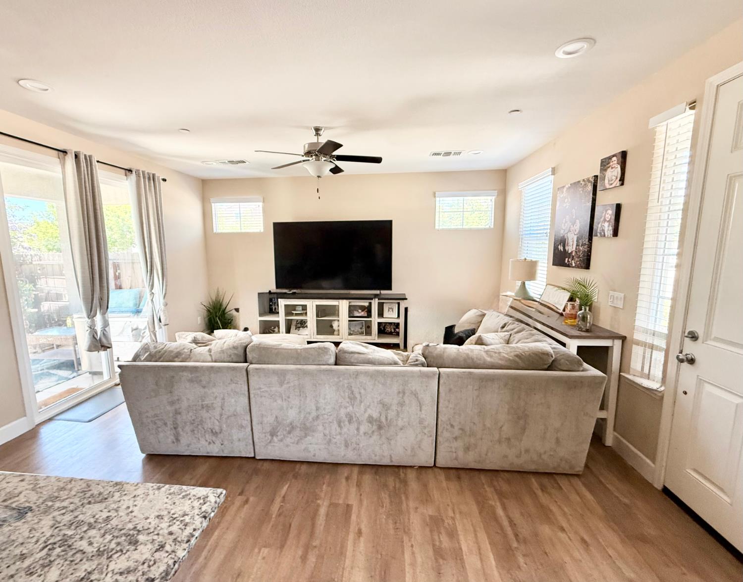 1673 Mcmanis Ln, Ripon, CA 95366