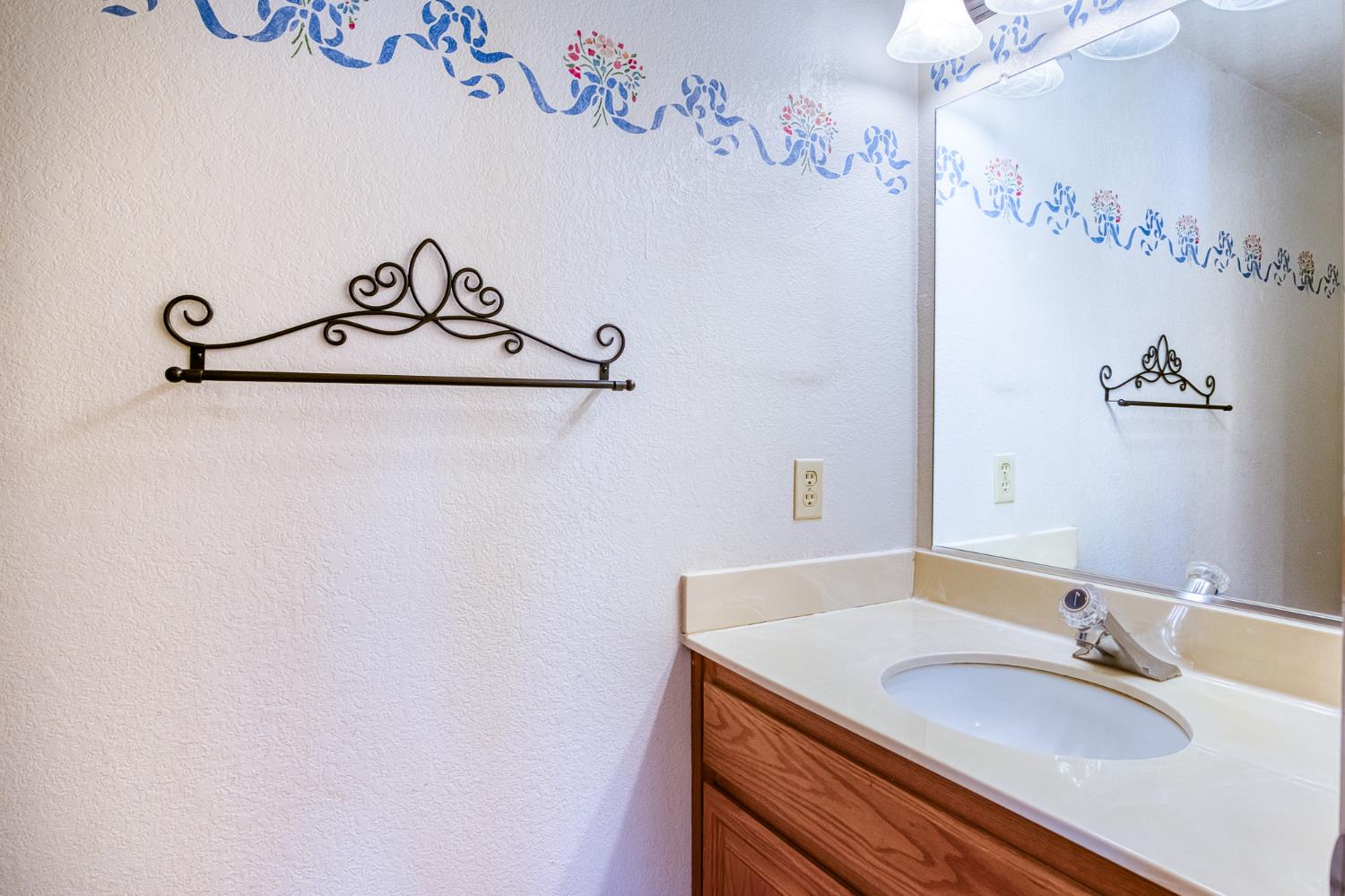 3908 Wichita Way, Modesto, CA 95357