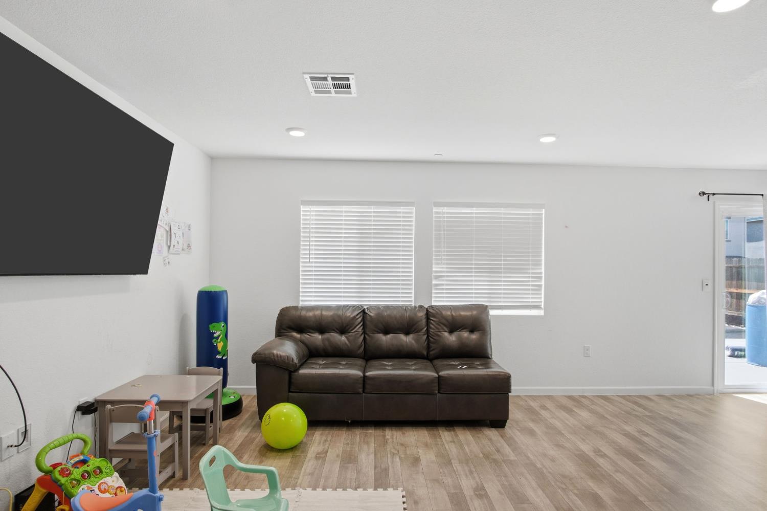 6415 Moss Creek Ct, Riverbank, CA 95367