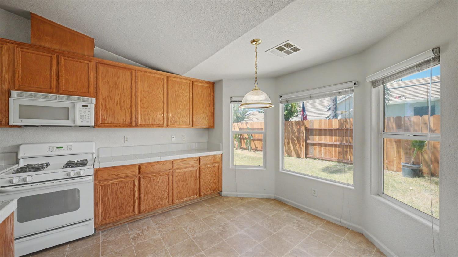 2204 W Sweet Water Ct, Merced, CA 95348