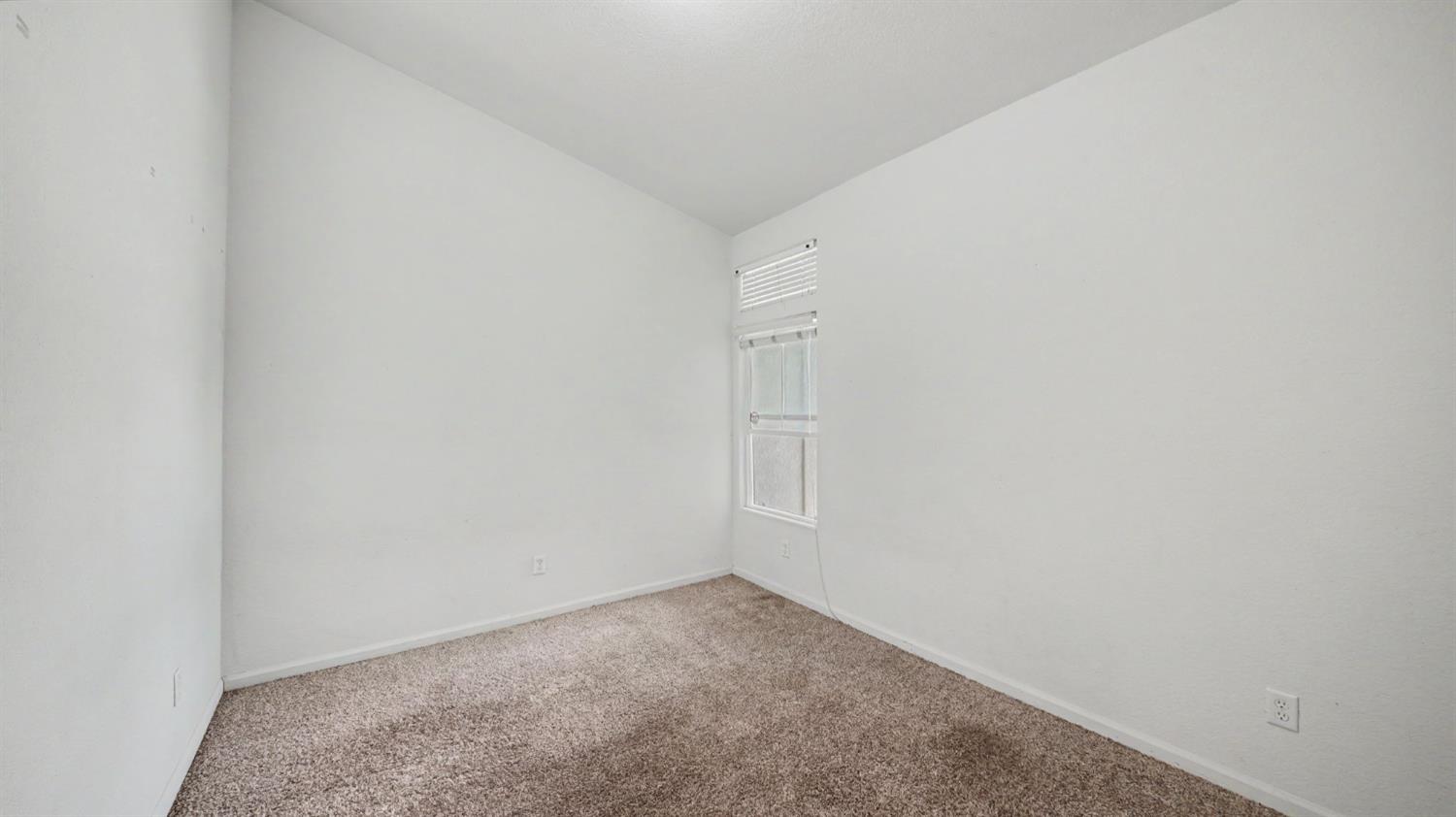 2204 W Sweet Water Ct, Merced, CA 95348