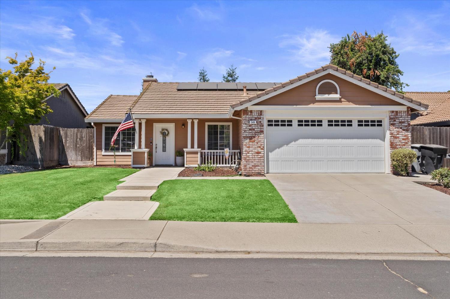 548 Buccaneer Ave, Oakdale, CA 95361