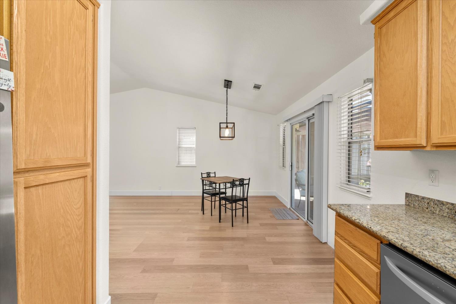 548 Buccaneer Ave, Oakdale, CA 95361