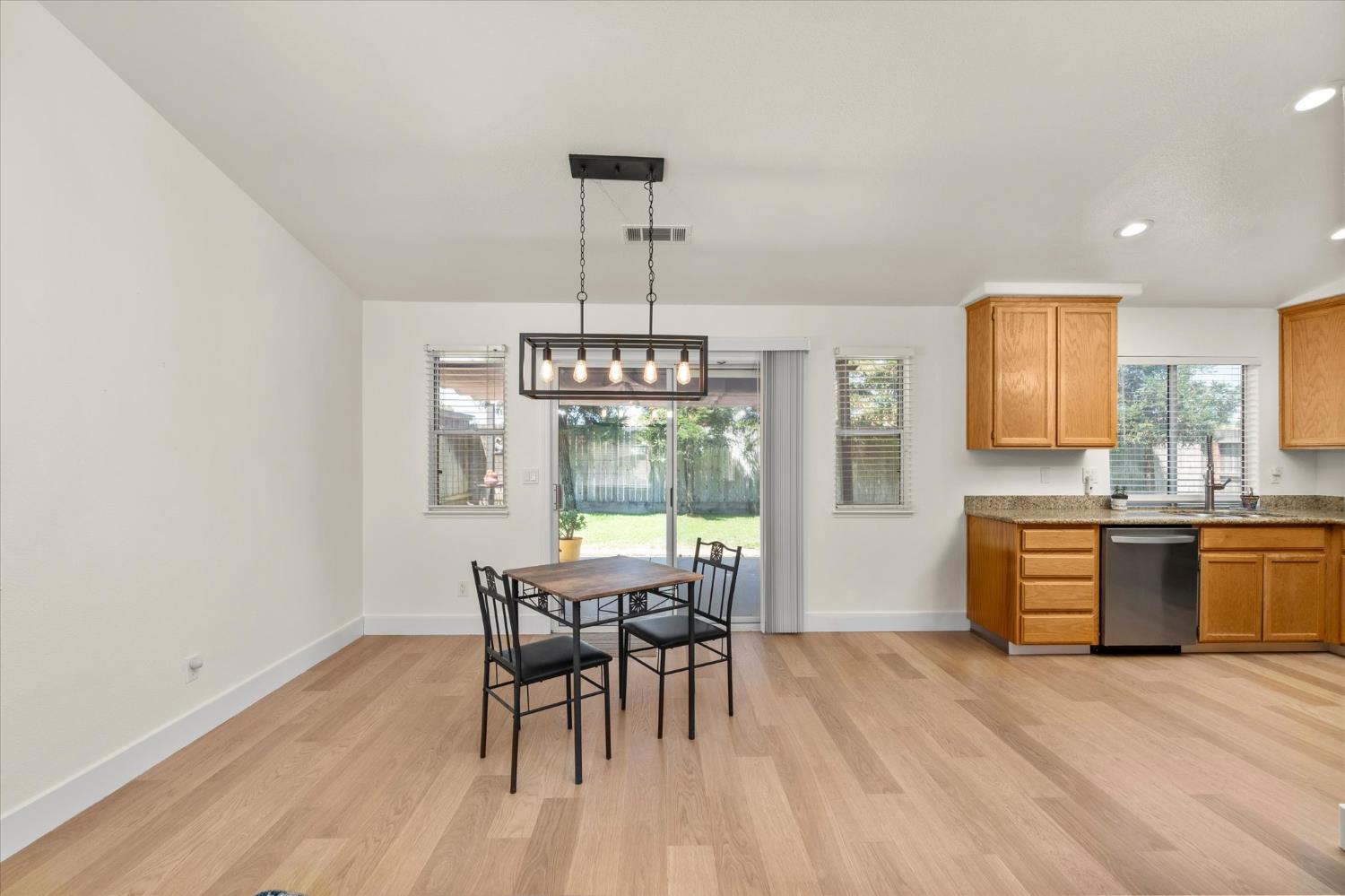 548 Buccaneer Ave, Oakdale, CA 95361