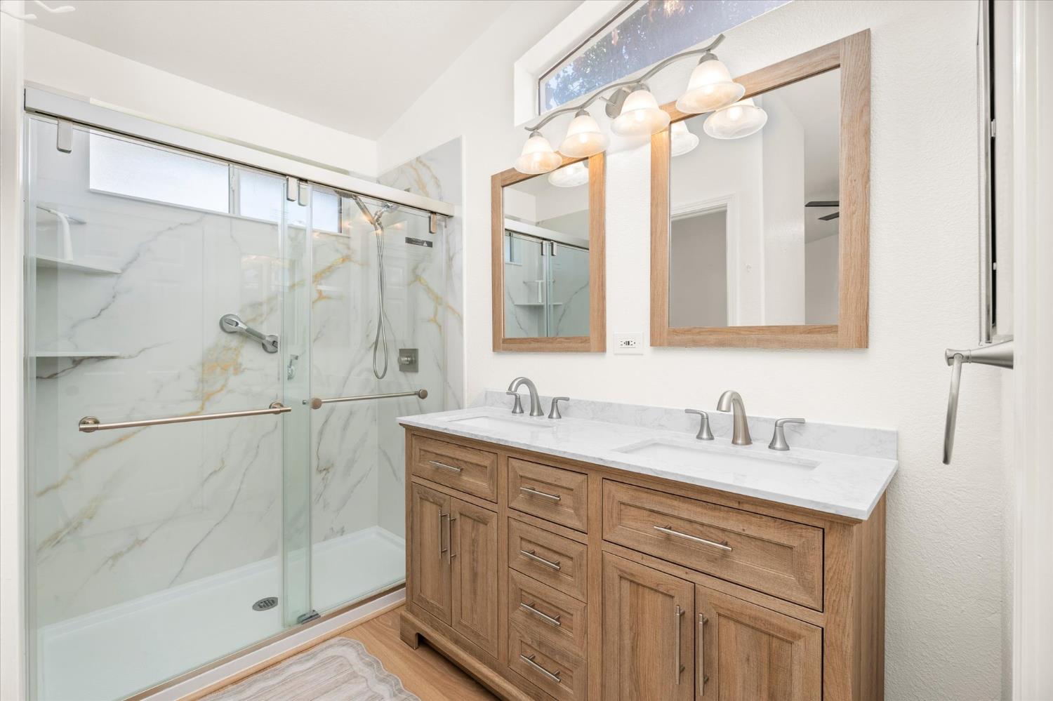 548 Buccaneer Ave, Oakdale, CA 95361