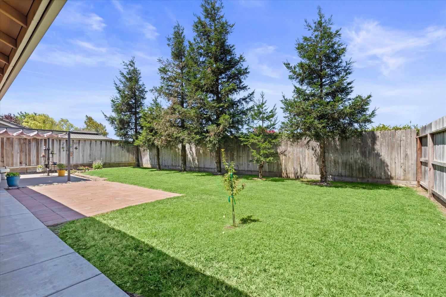 548 Buccaneer Ave, Oakdale, CA 95361