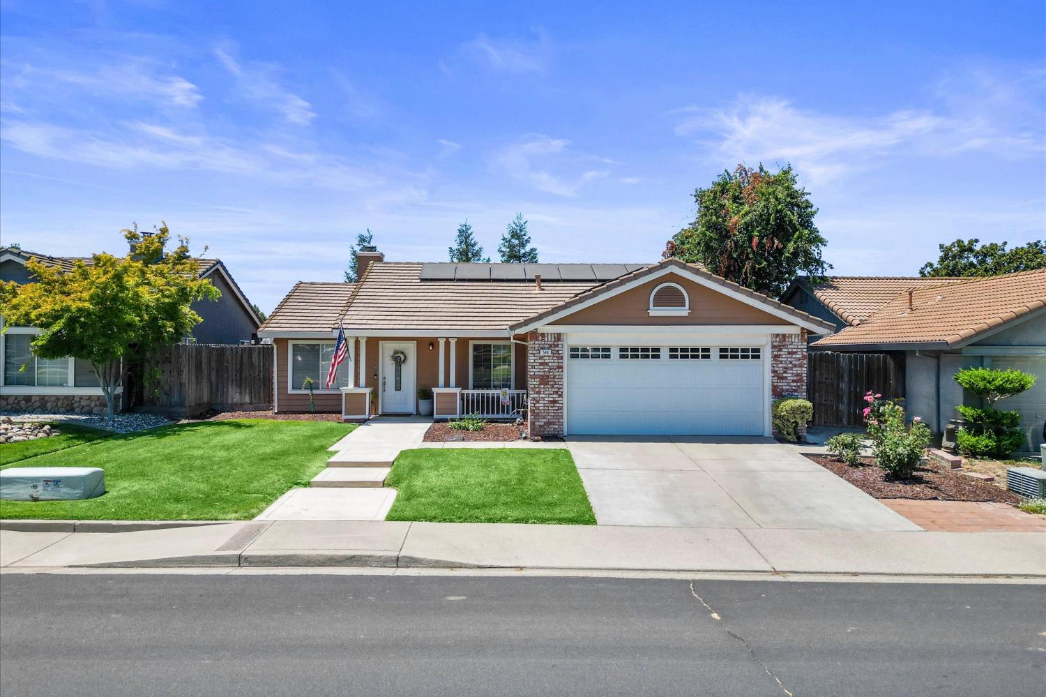 548 Buccaneer Ave, Oakdale, CA 95361