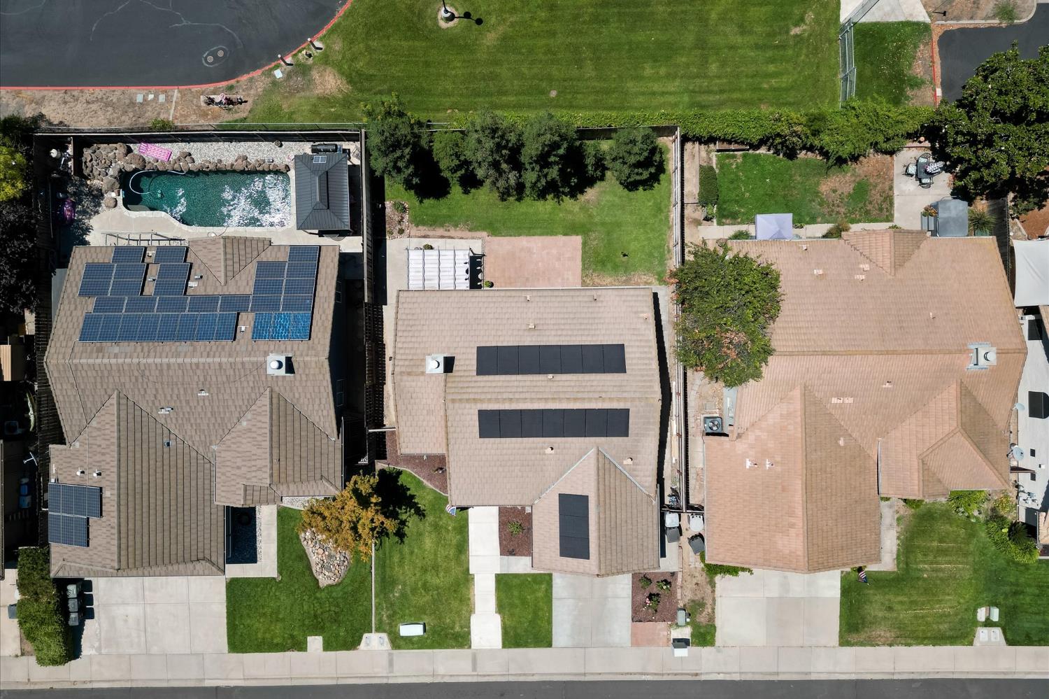 548 Buccaneer Ave, Oakdale, CA 95361