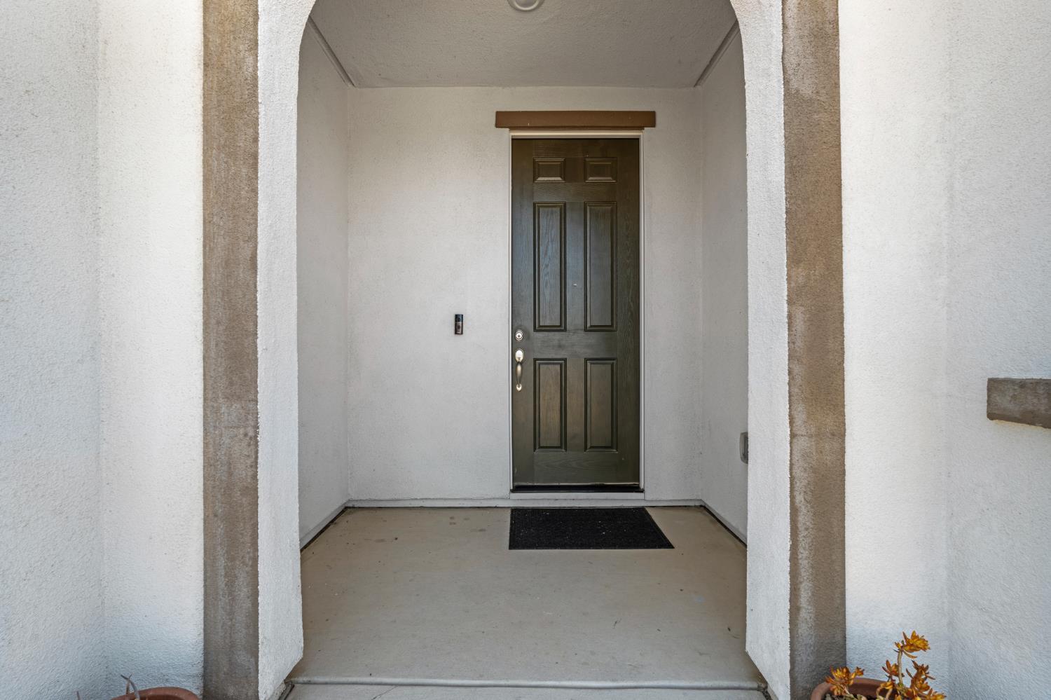 1589 Lantern Way, Hughson, CA 95326
