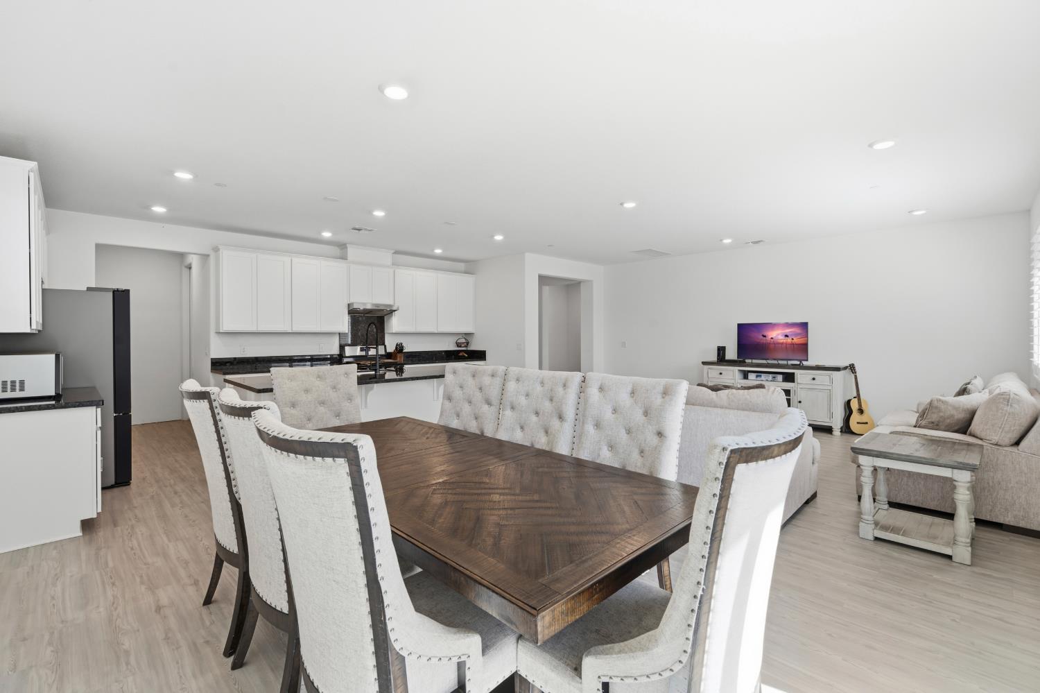 1589 Lantern Way, Hughson, CA 95326
