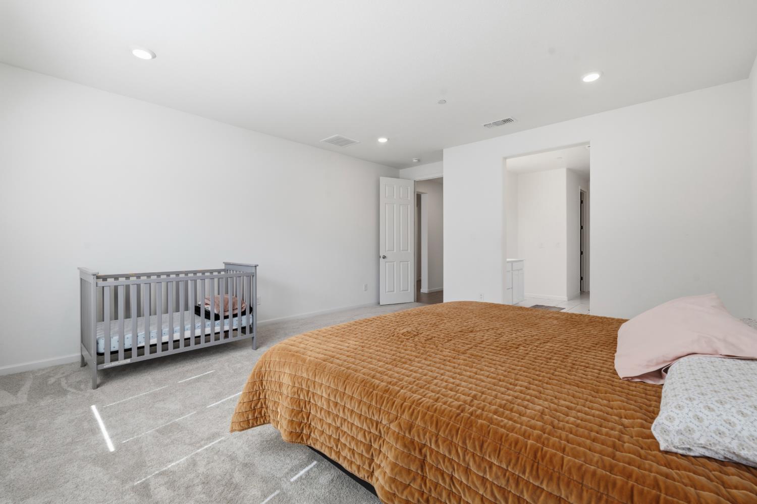 1589 Lantern Way, Hughson, CA 95326
