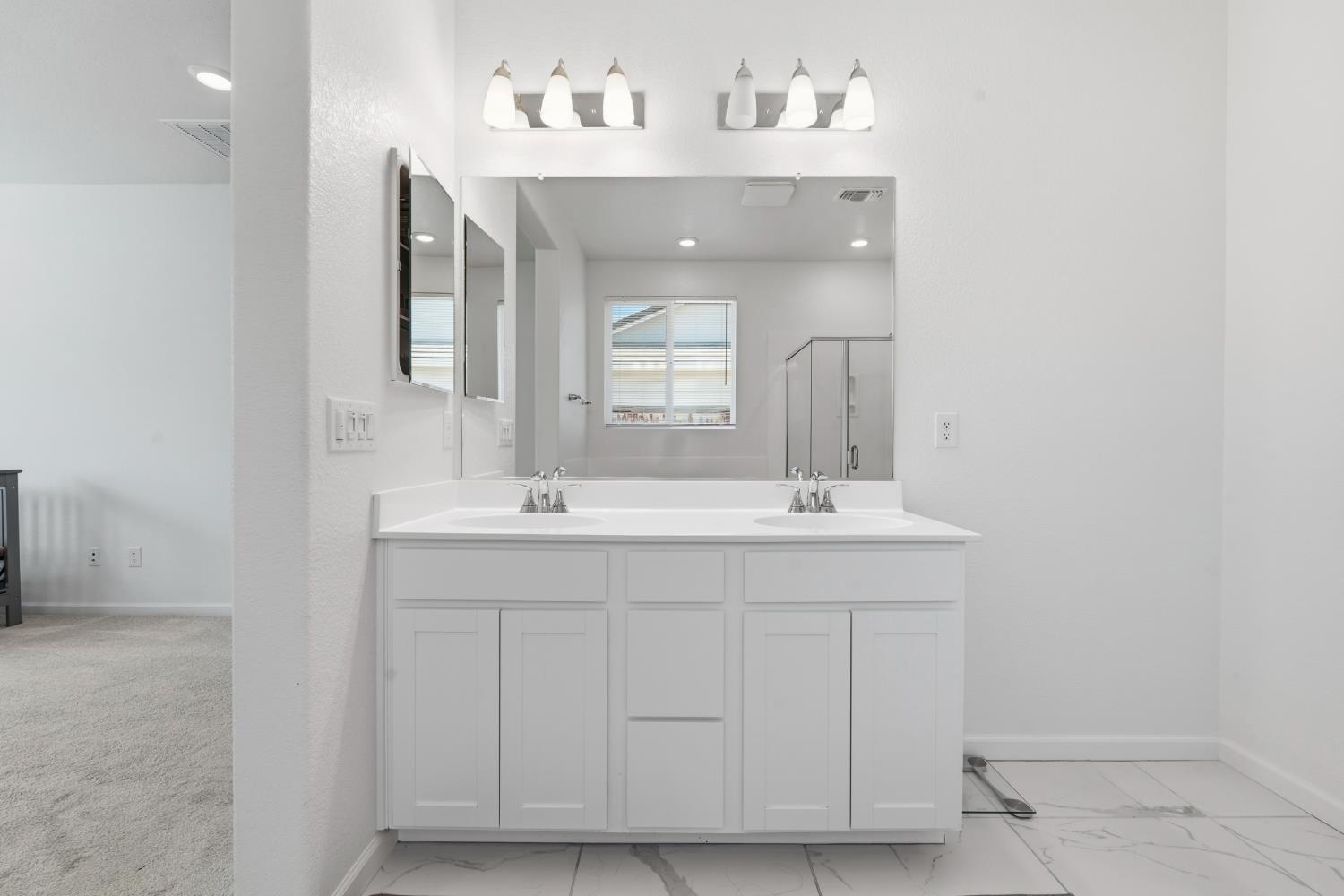 1589 Lantern Way, Hughson, CA 95326